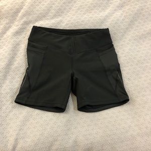 Lucy 4.5” Black Shorts